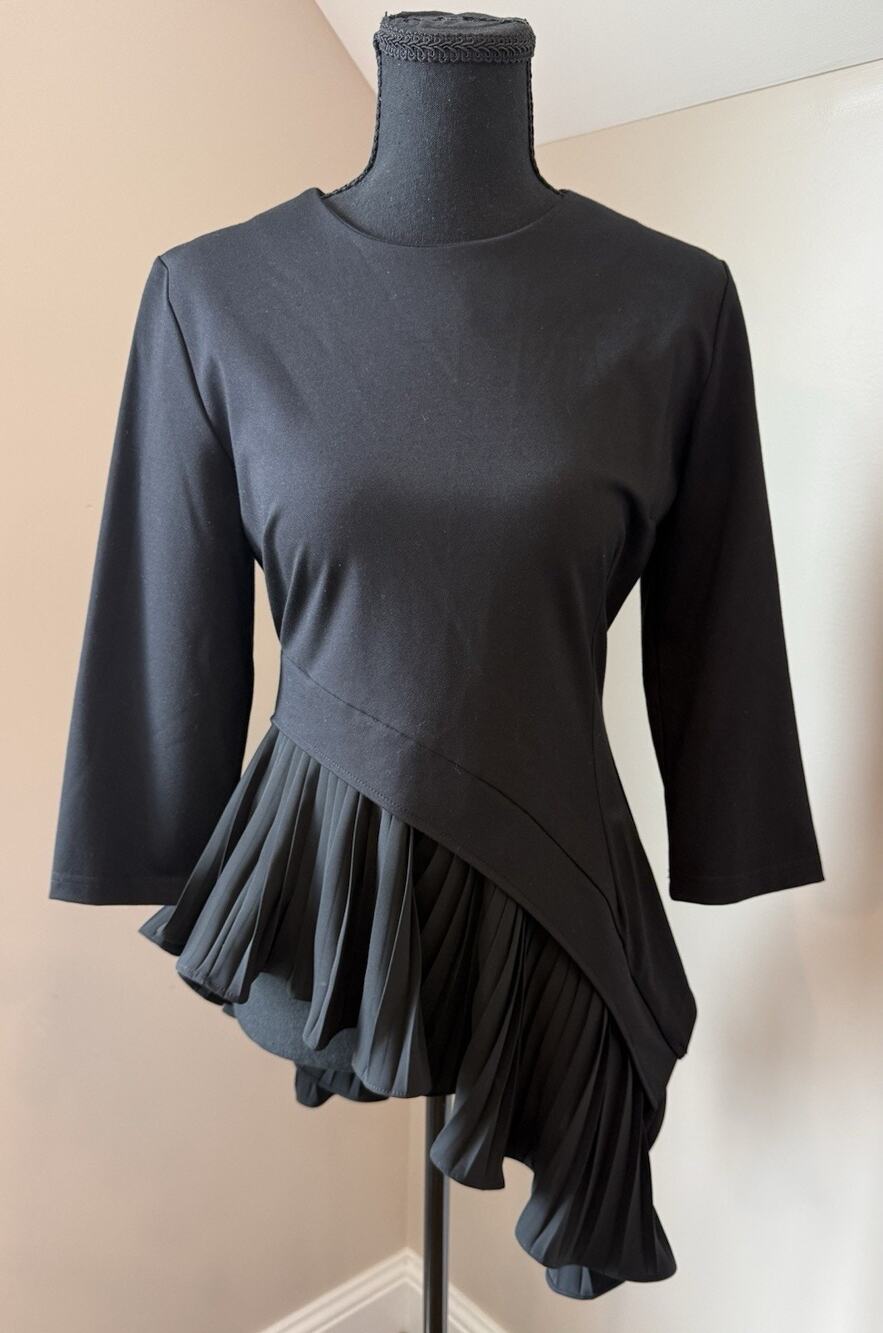 NWT Gracia Black Asymmetrical Top Gorgeous Size Small